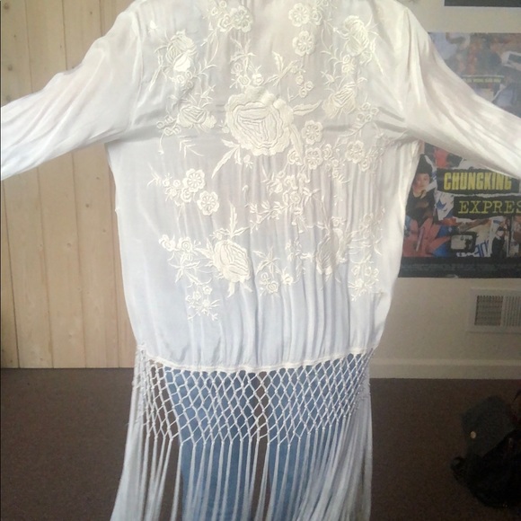 Off White Kimono w/ Fringe and Embroidered Flowers - Picture 3 of 12